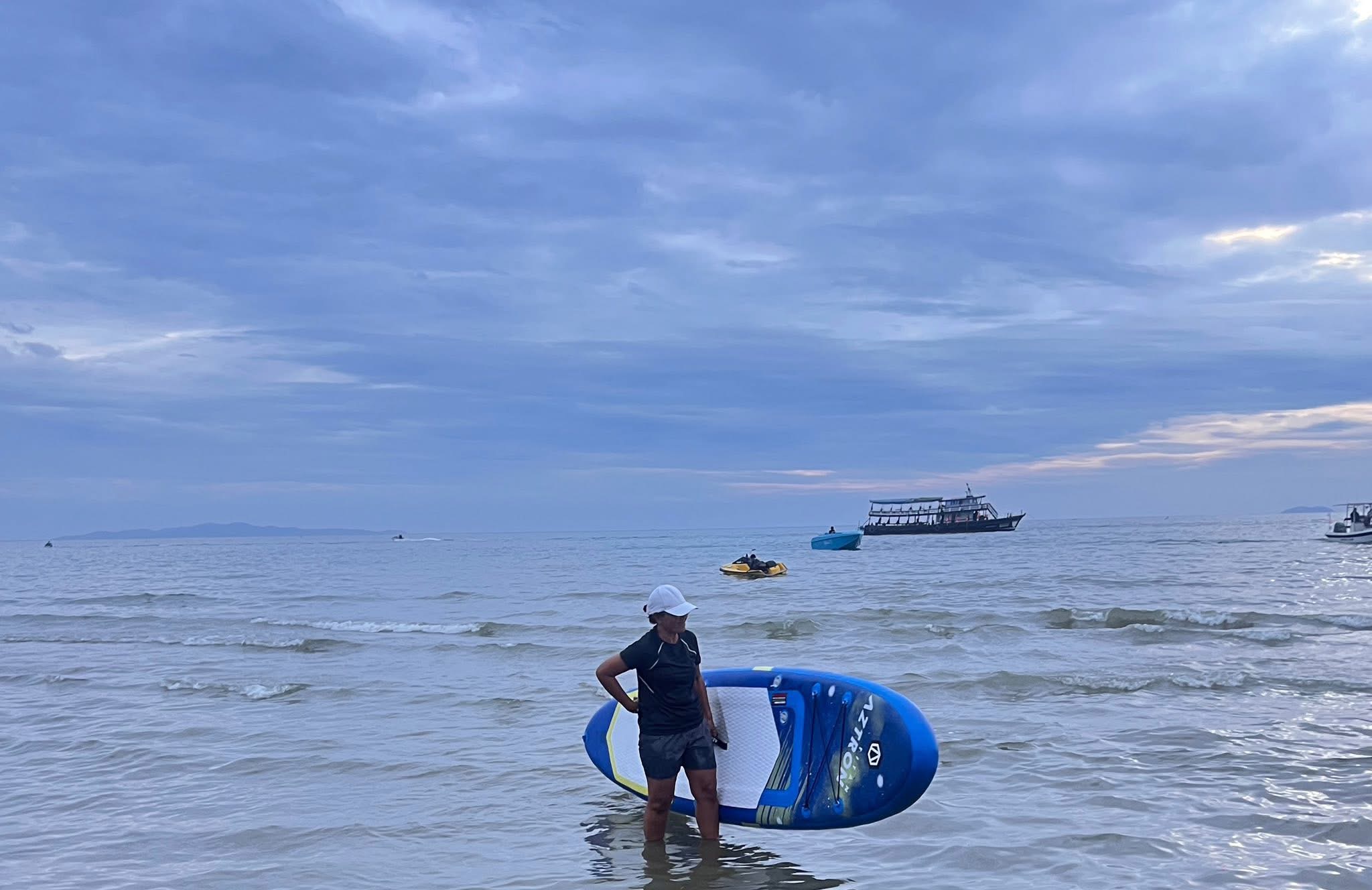 Ratchanee, 53